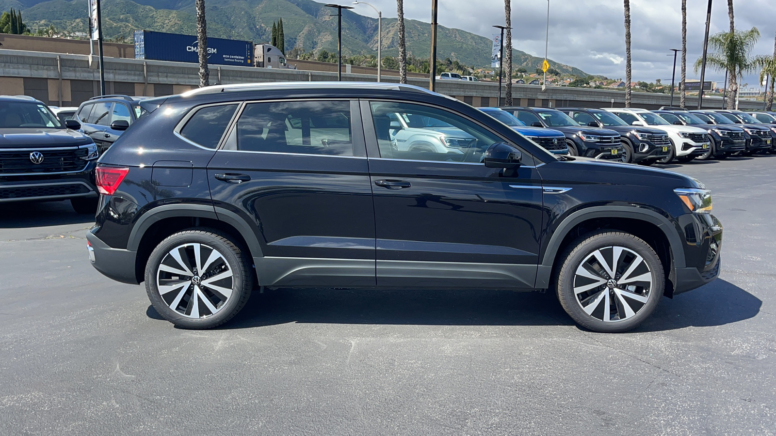 2024 Volkswagen Taos SE 5