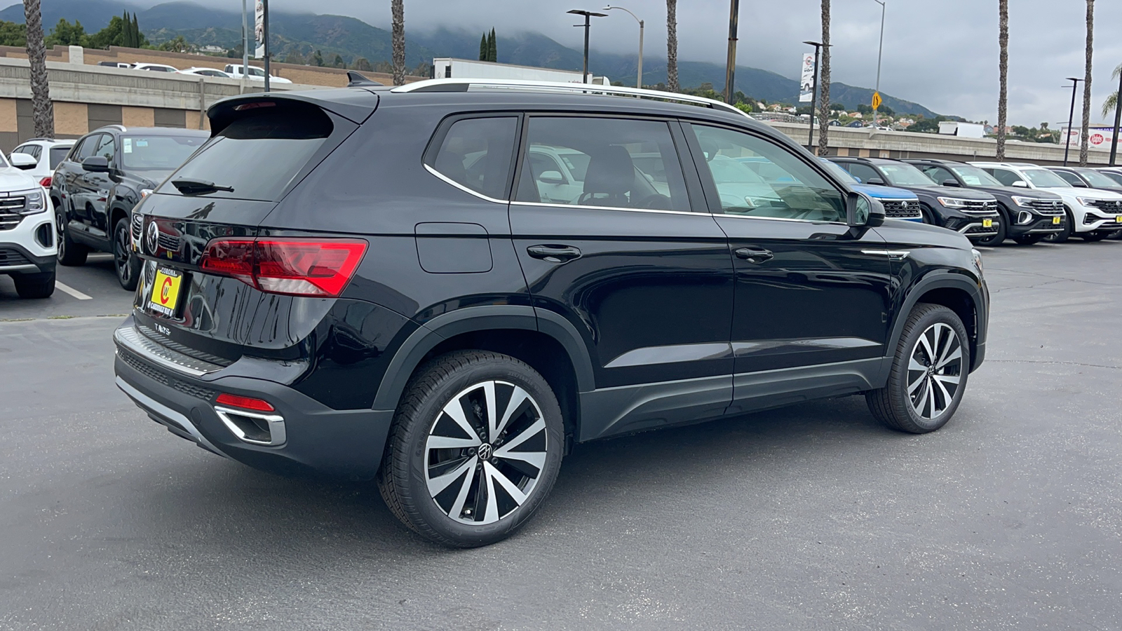 2024 Volkswagen Taos SE 6