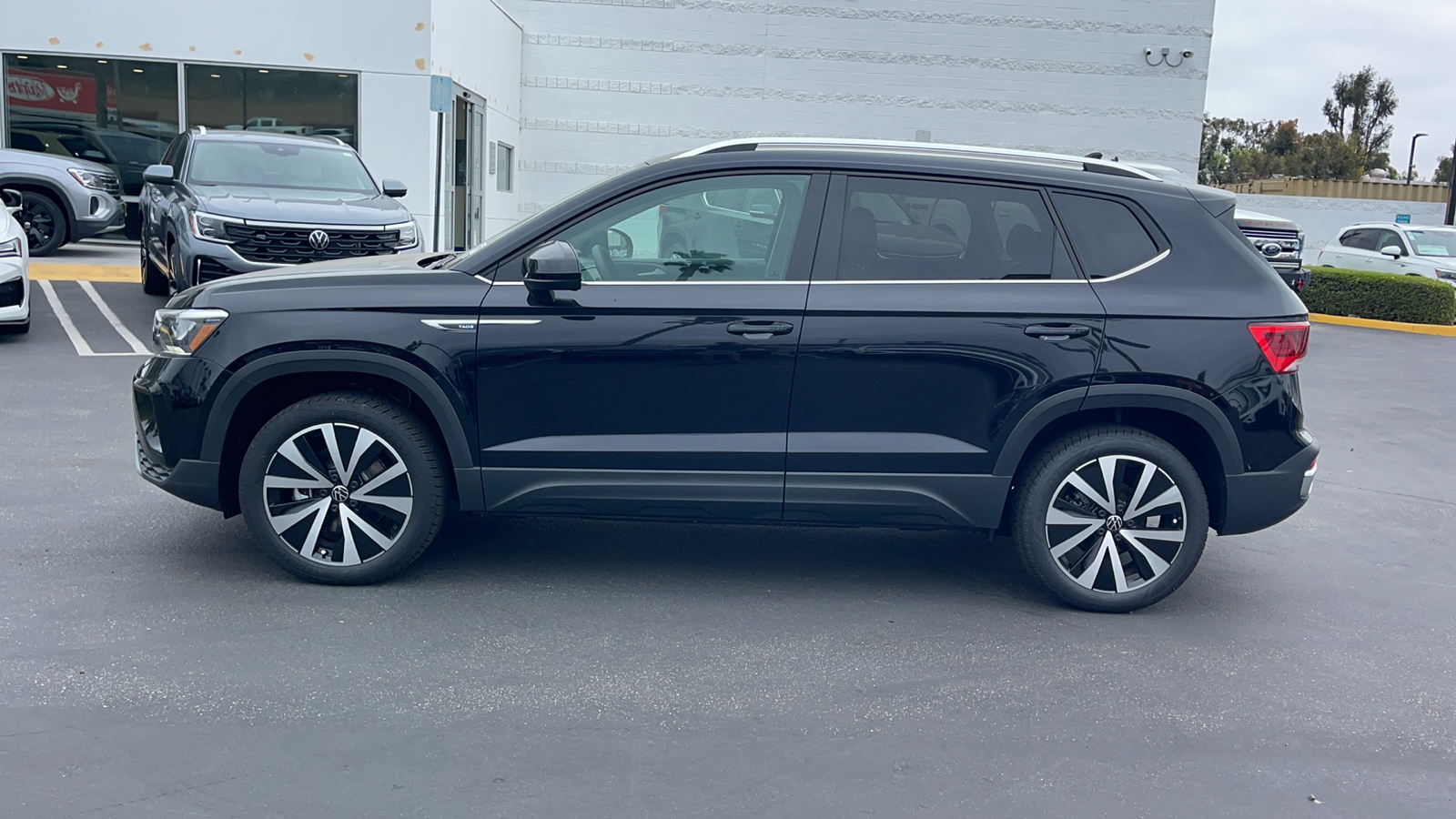 2024 Volkswagen Taos SE 11