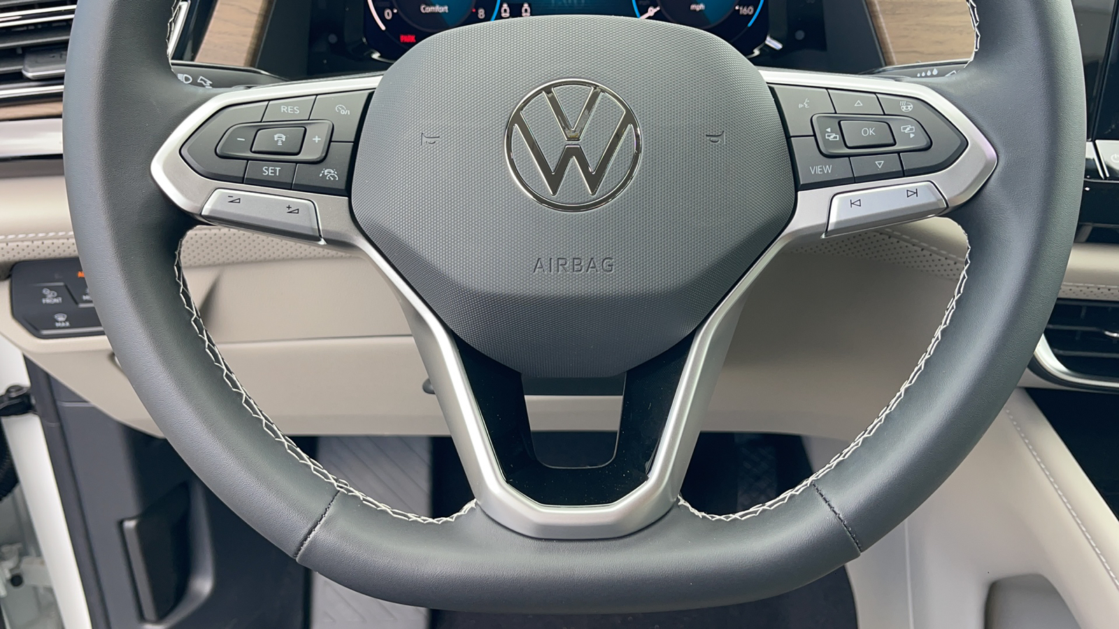 2024 Volkswagen Atlas 2.0T SE w/Technology 25