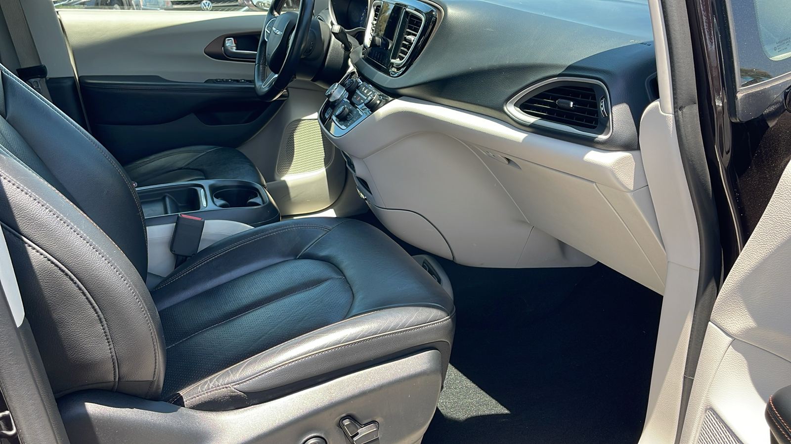 2018 Chrysler Pacifica Touring L 30