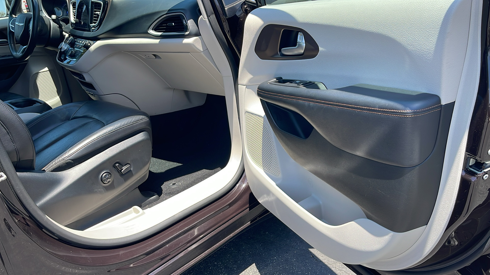 2018 Chrysler Pacifica Touring L 31
