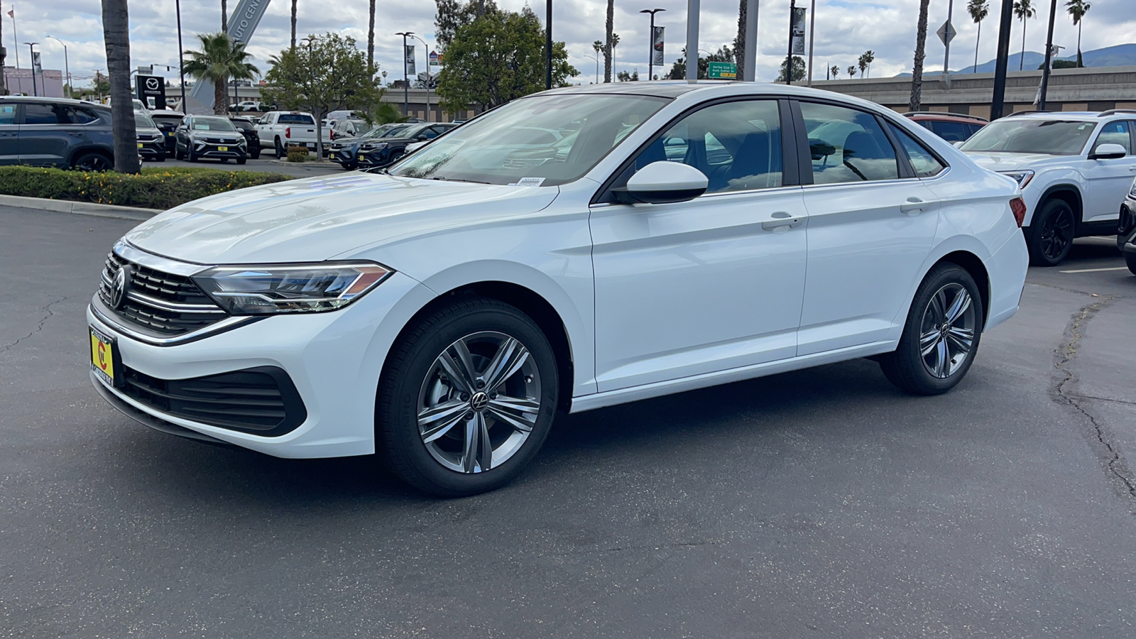 2024 Volkswagen Jetta 1.5T SE 12