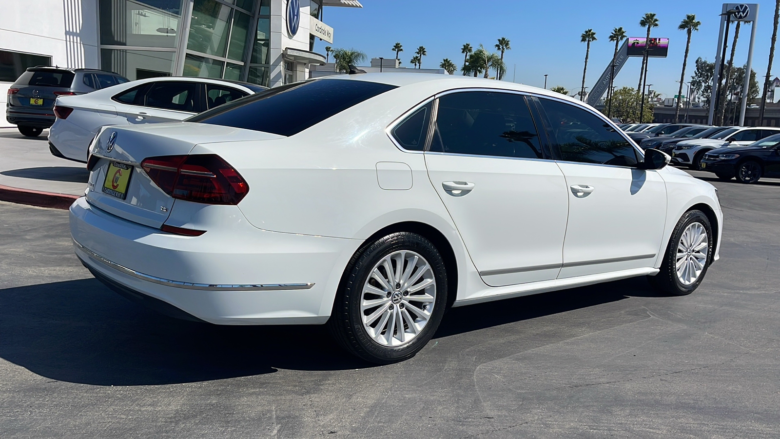 2017 Volkswagen Passat 1.8T SE 7