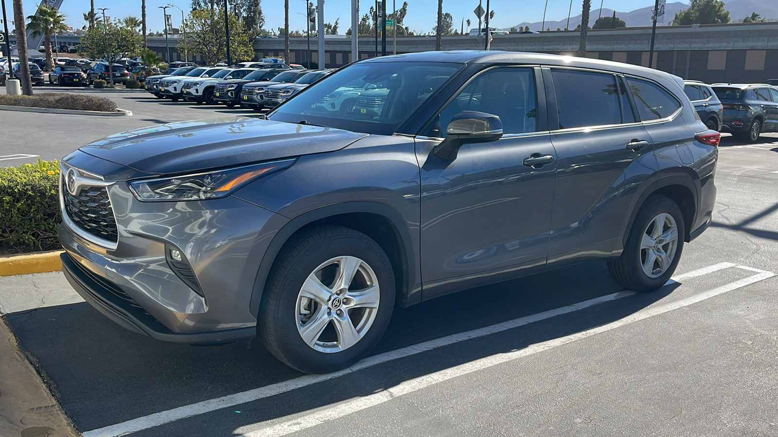 2023 Toyota Highlander LE 6