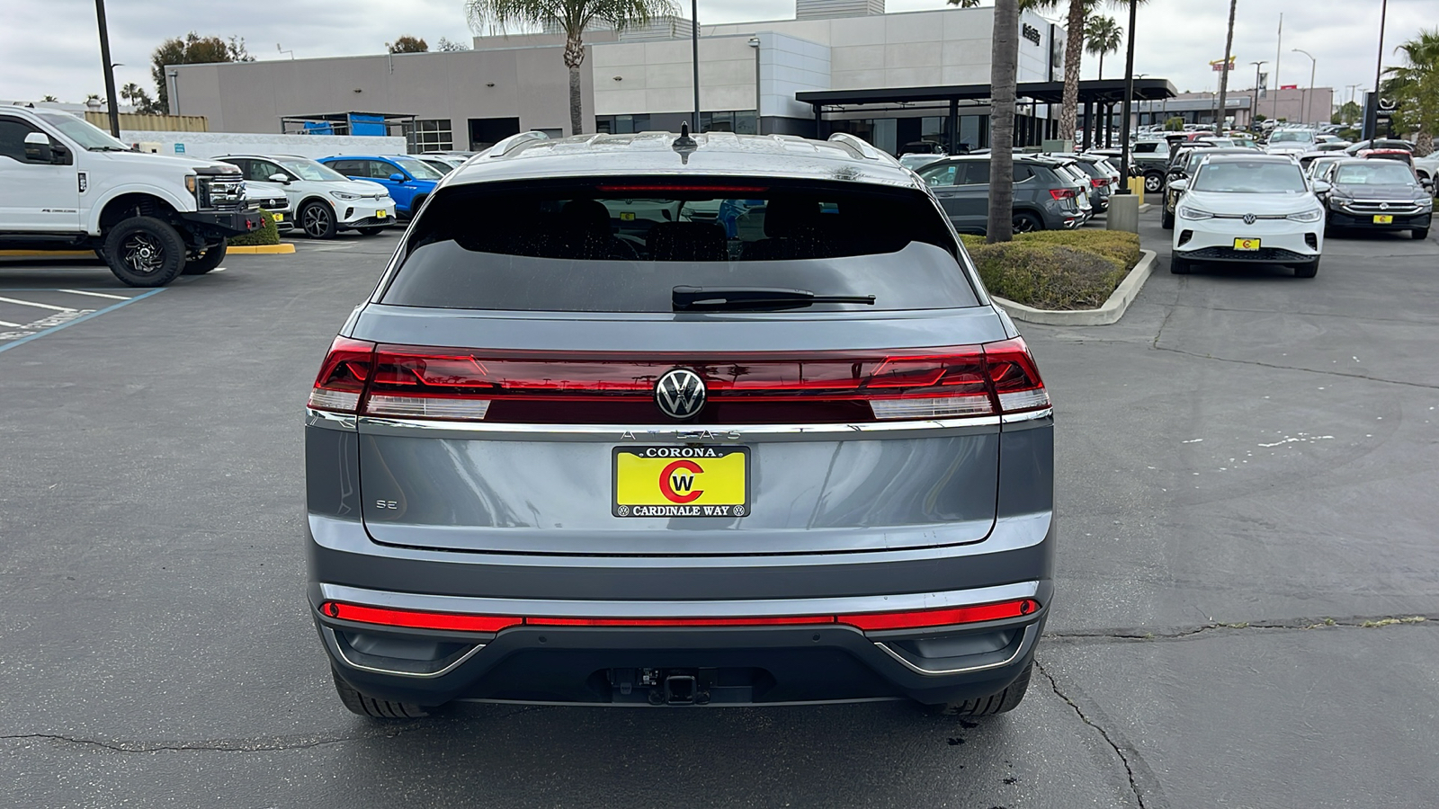 2024 Volkswagen Atlas Cross Sport SE 9