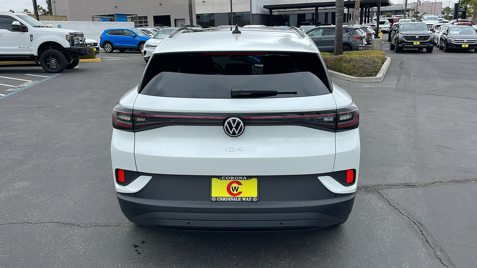 2024 Volkswagen ID.4 S 9