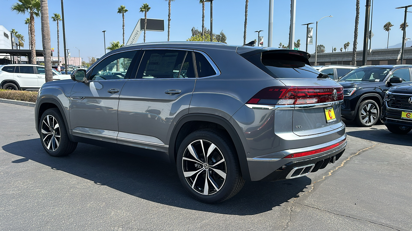 2024 Volkswagen Atlas Cross Sport SEL Premium R-Line 4Motion 5