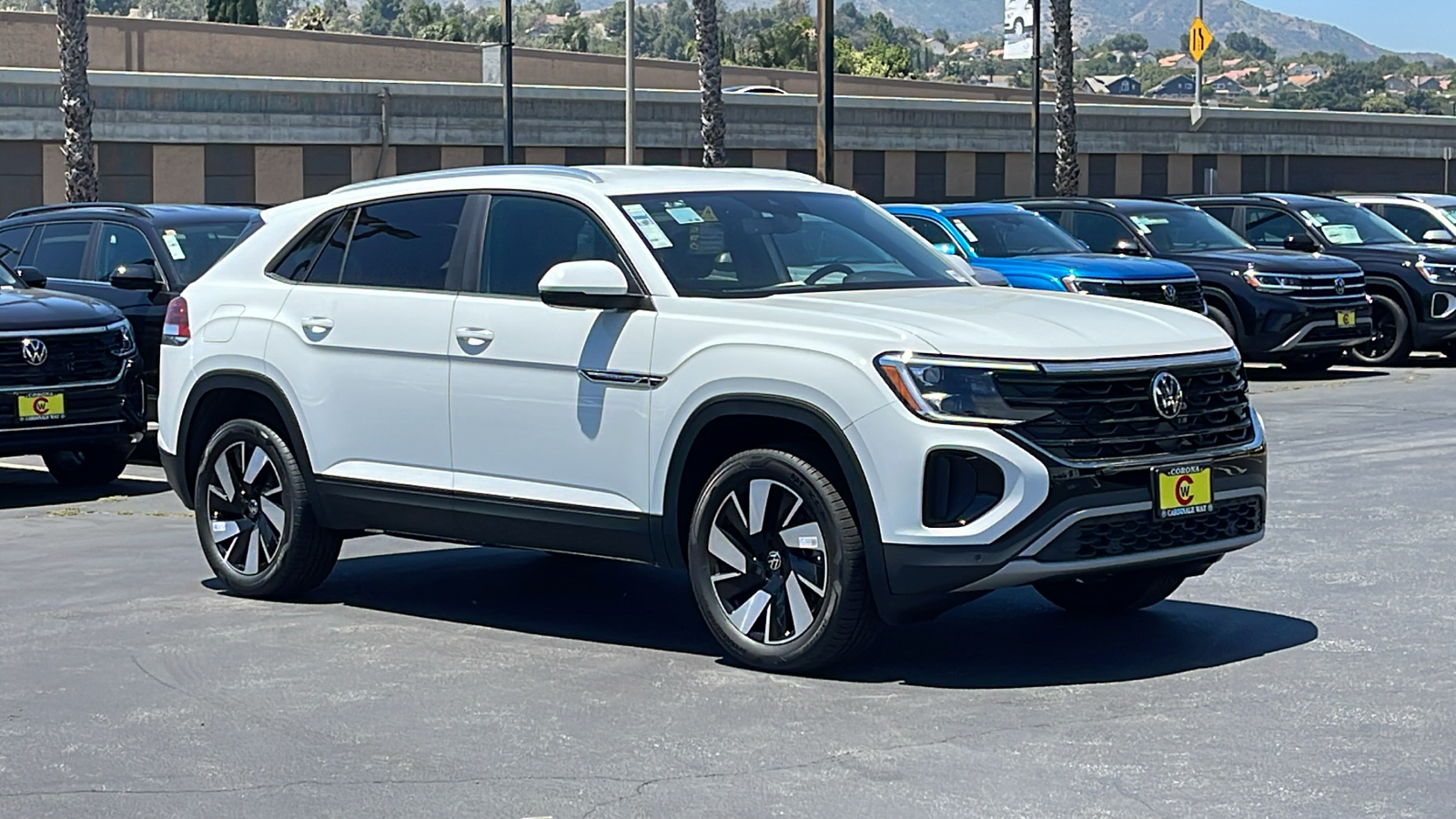 2024 Volkswagen Atlas Cross Sport SE 1