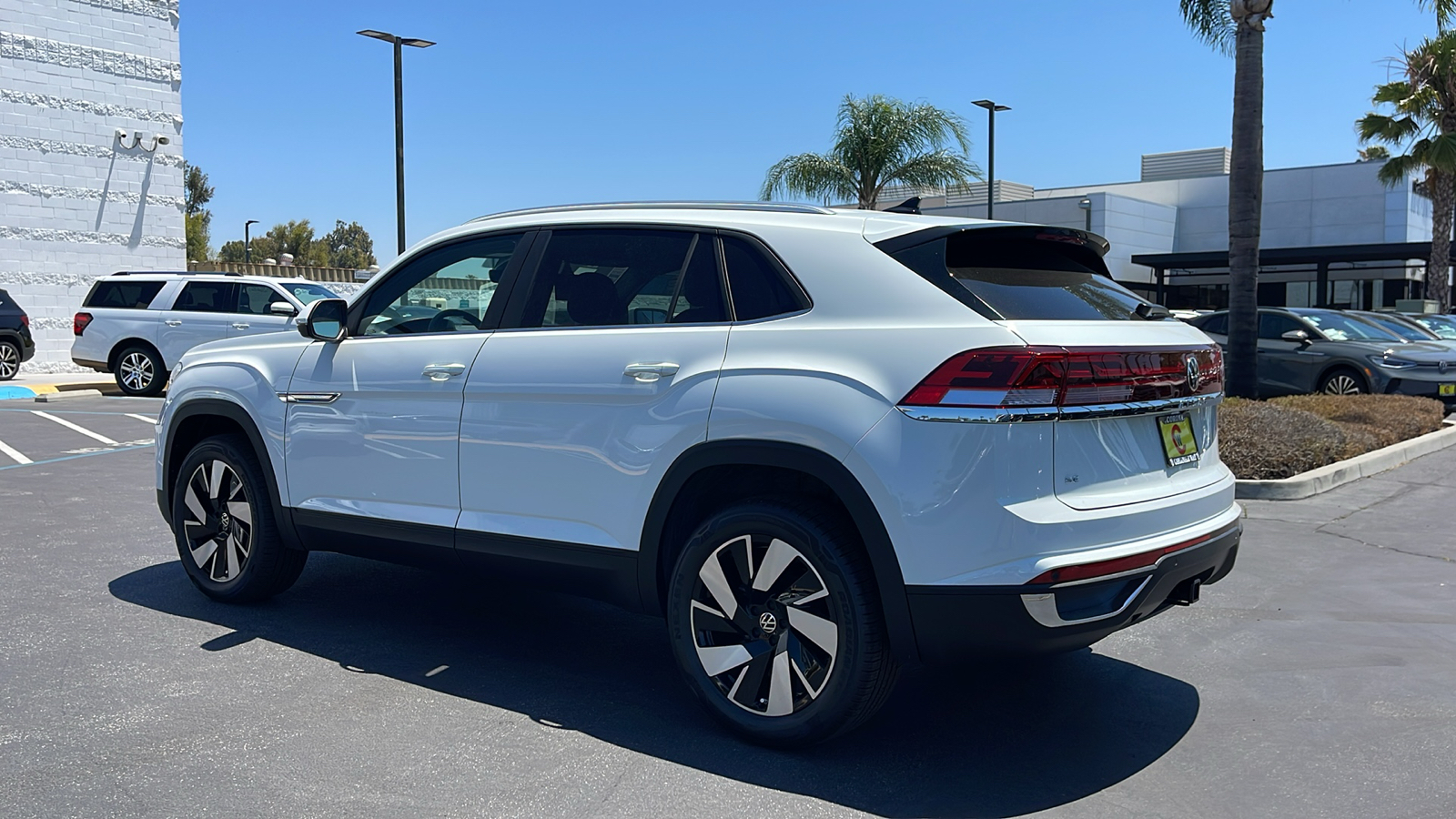 2024 Volkswagen Atlas Cross Sport SE 7