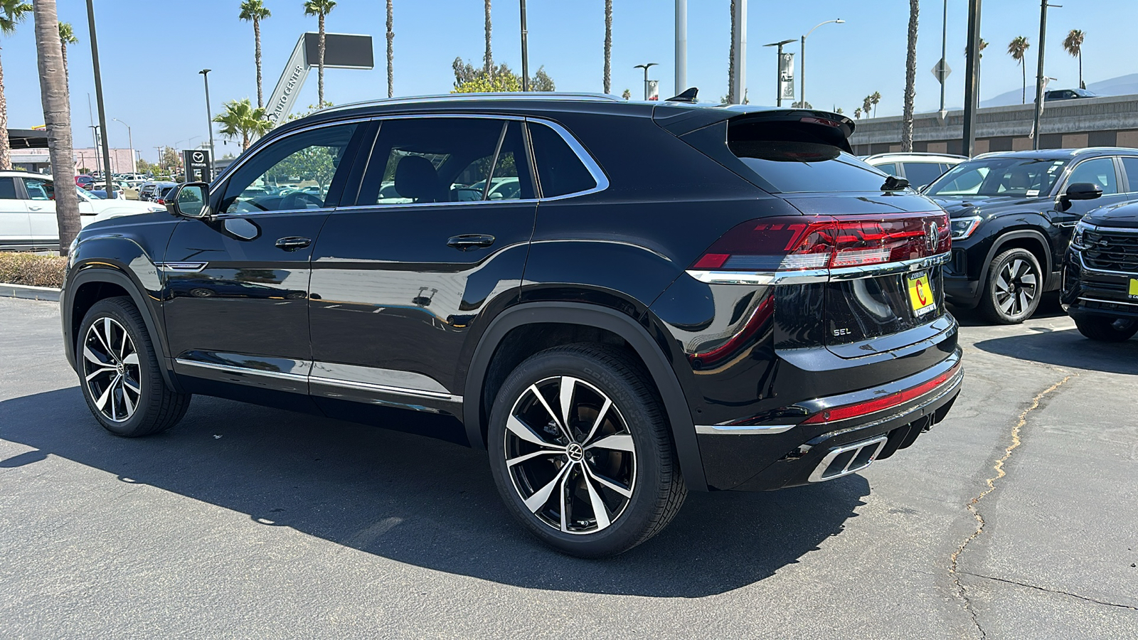 2024 Volkswagen Atlas Cross Sport SEL Premium R-Line 4Motion 5