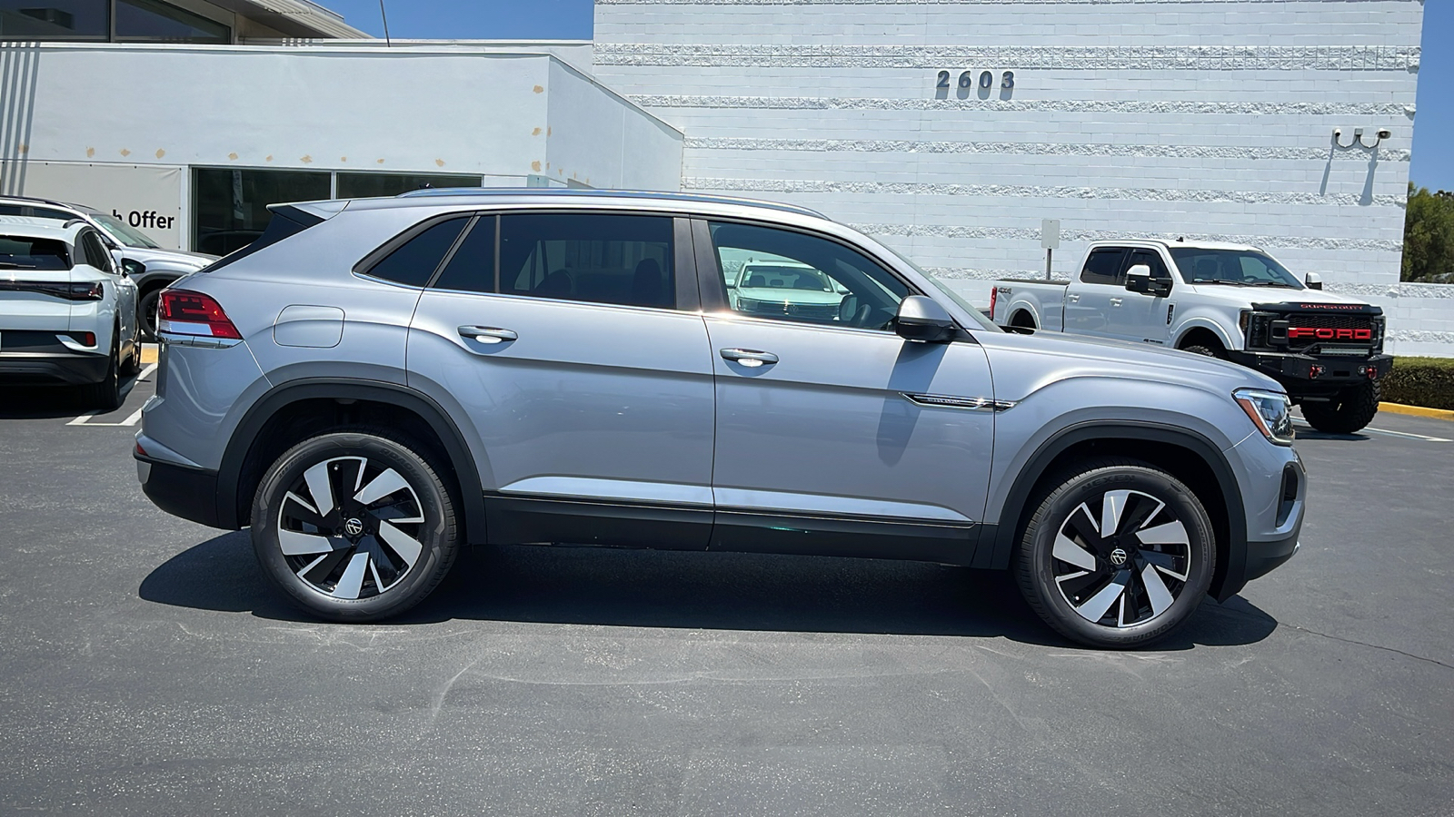 2024 Volkswagen Atlas Cross Sport SE 3