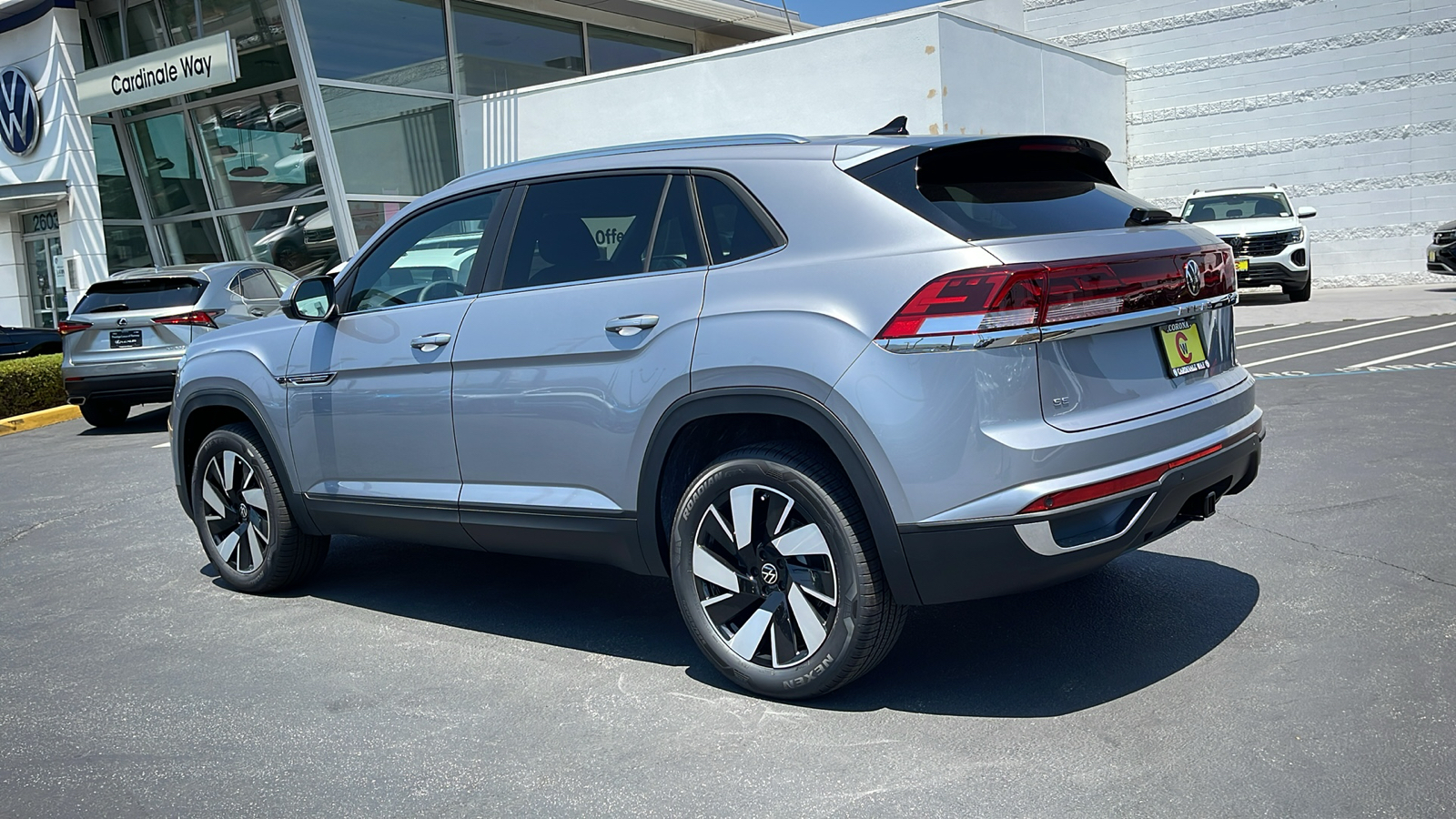 2024 Volkswagen Atlas Cross Sport SE 8