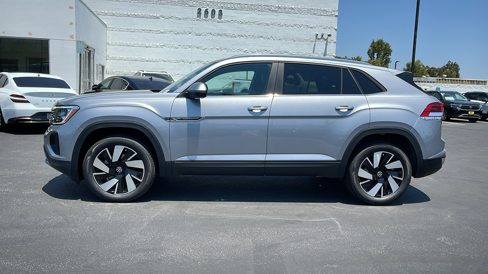 2024 Volkswagen Atlas Cross Sport SE 9