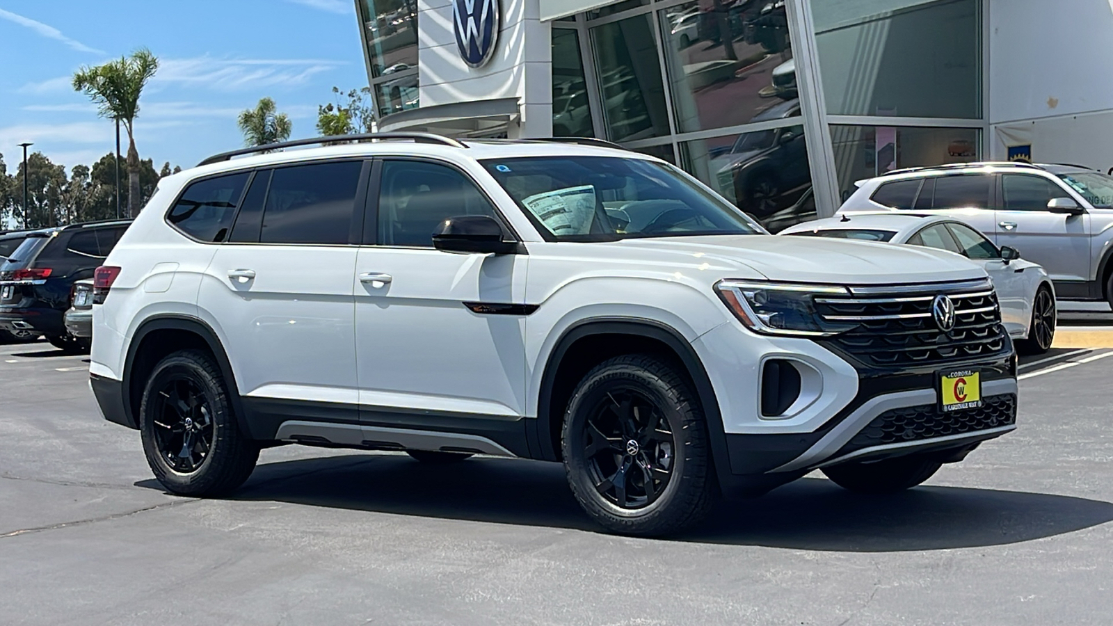 2024 Volkswagen Atlas Peak Edition SE 4Motion 2