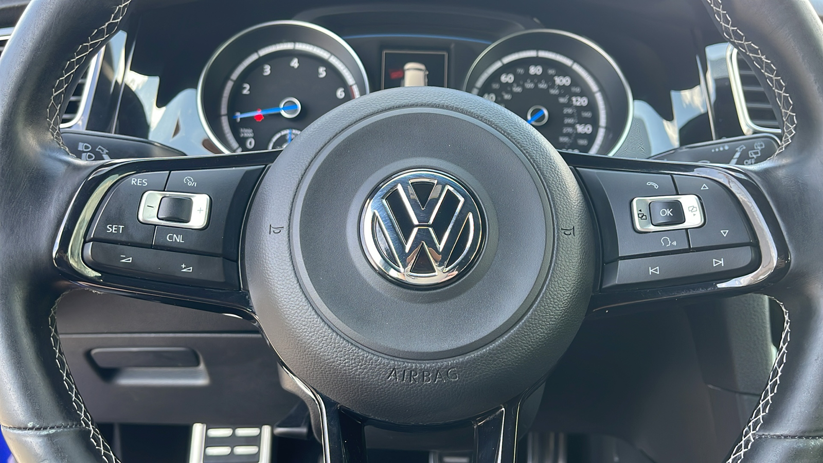 2016 Volkswagen Golf R Base 24