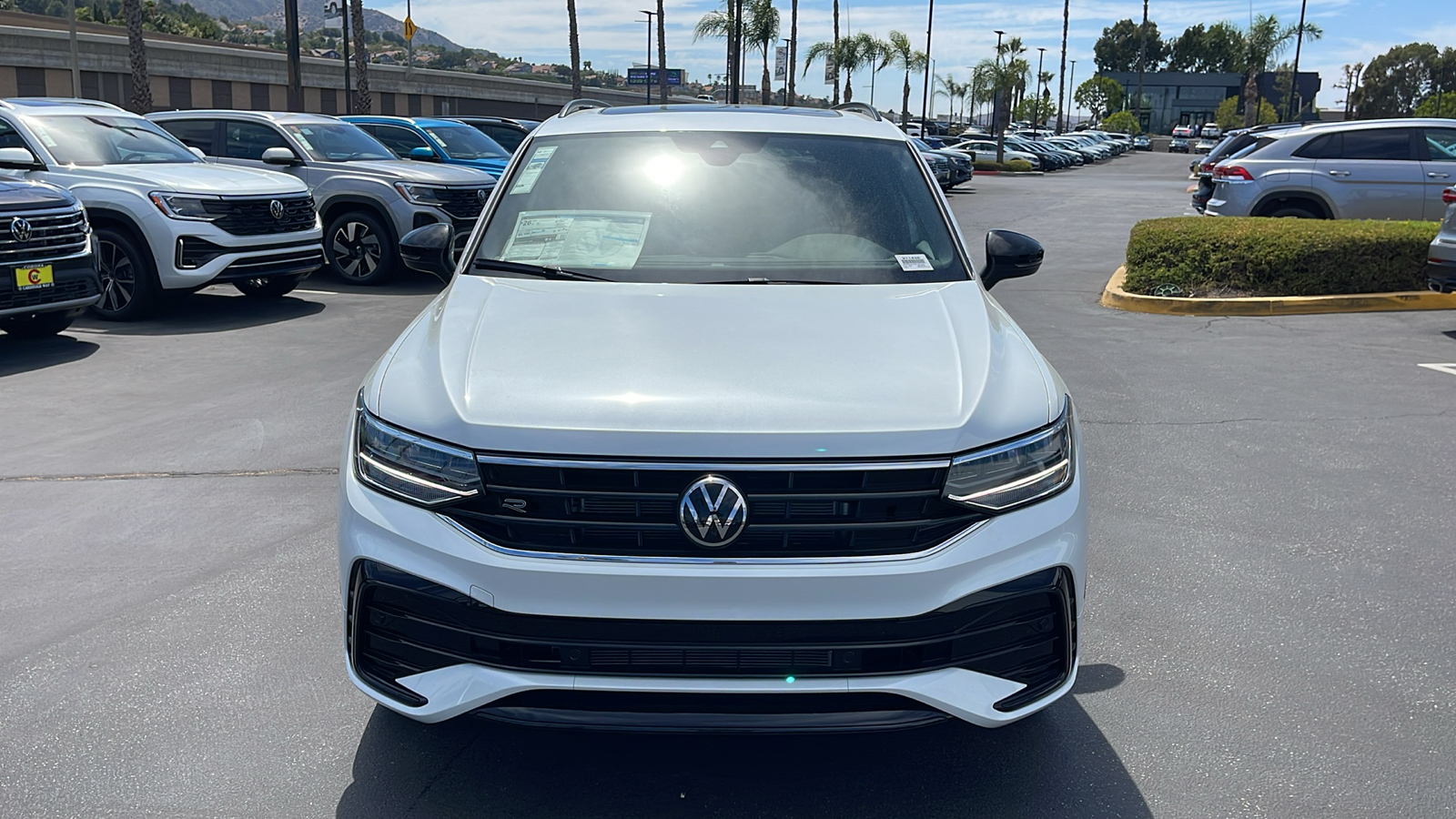 2024 Volkswagen Tiguan SE R-Line Black 3