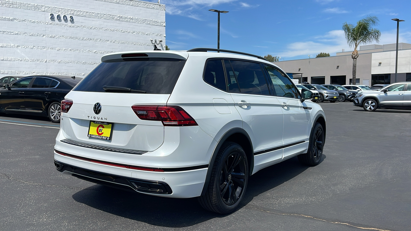 2024 Volkswagen Tiguan SE R-Line Black 9