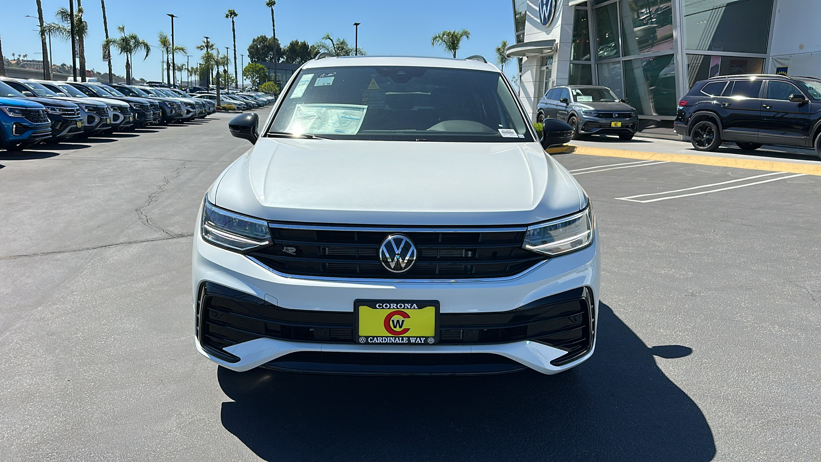 2024 Volkswagen Tiguan SE R-Line Black 3