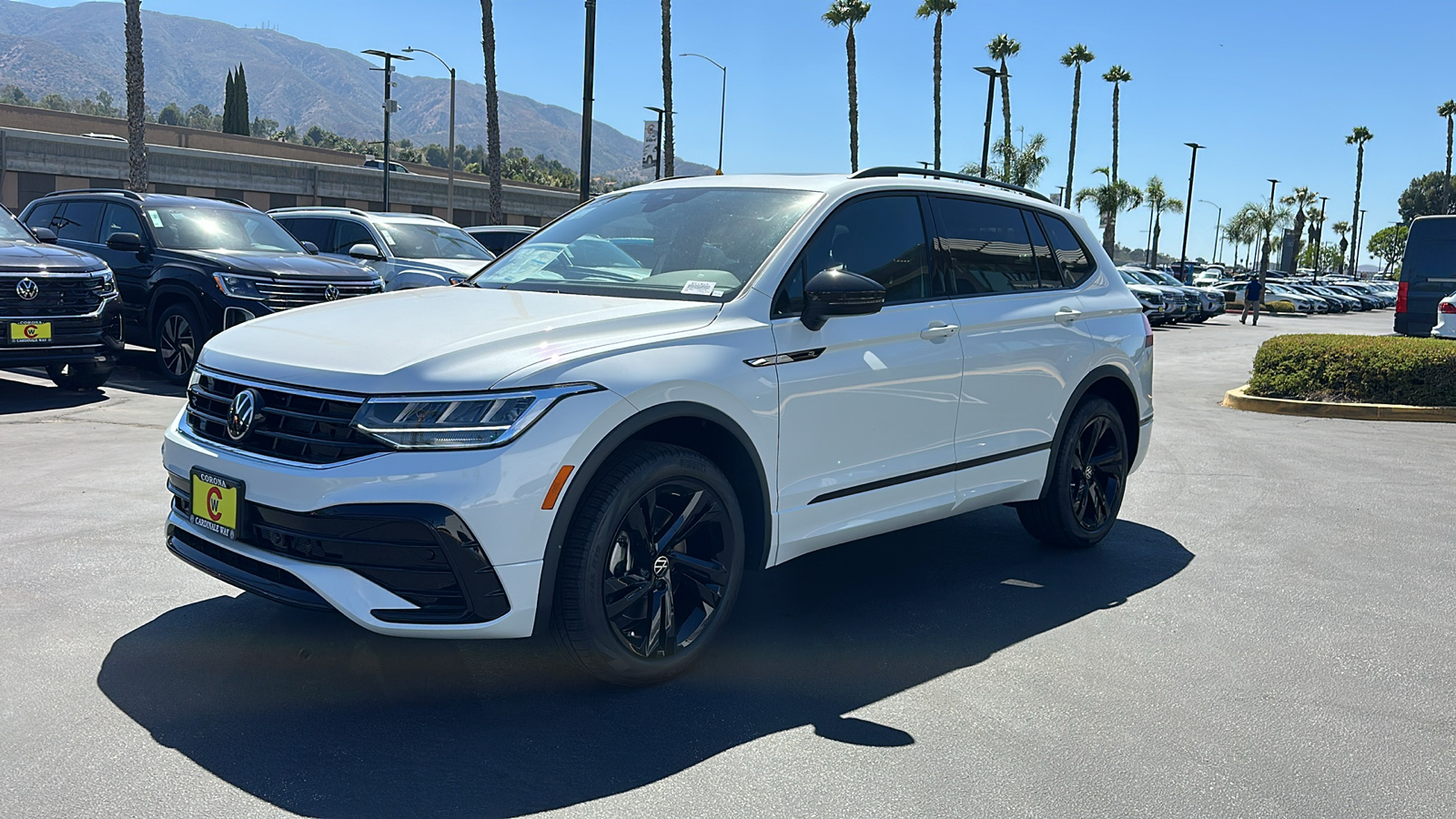 2024 Volkswagen Tiguan SE R-Line Black 4