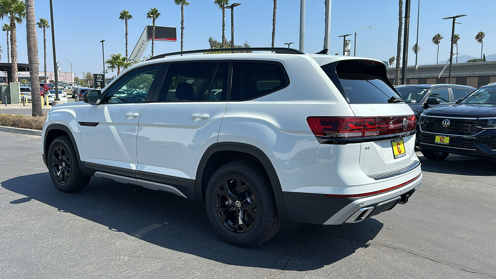 2024 Volkswagen Atlas Peak Edition SE 4Motion 5