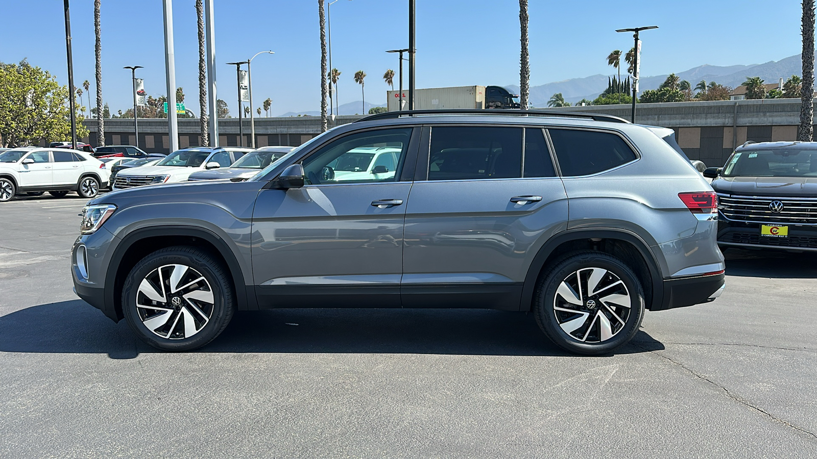 2024 Volkswagen Atlas SE 5