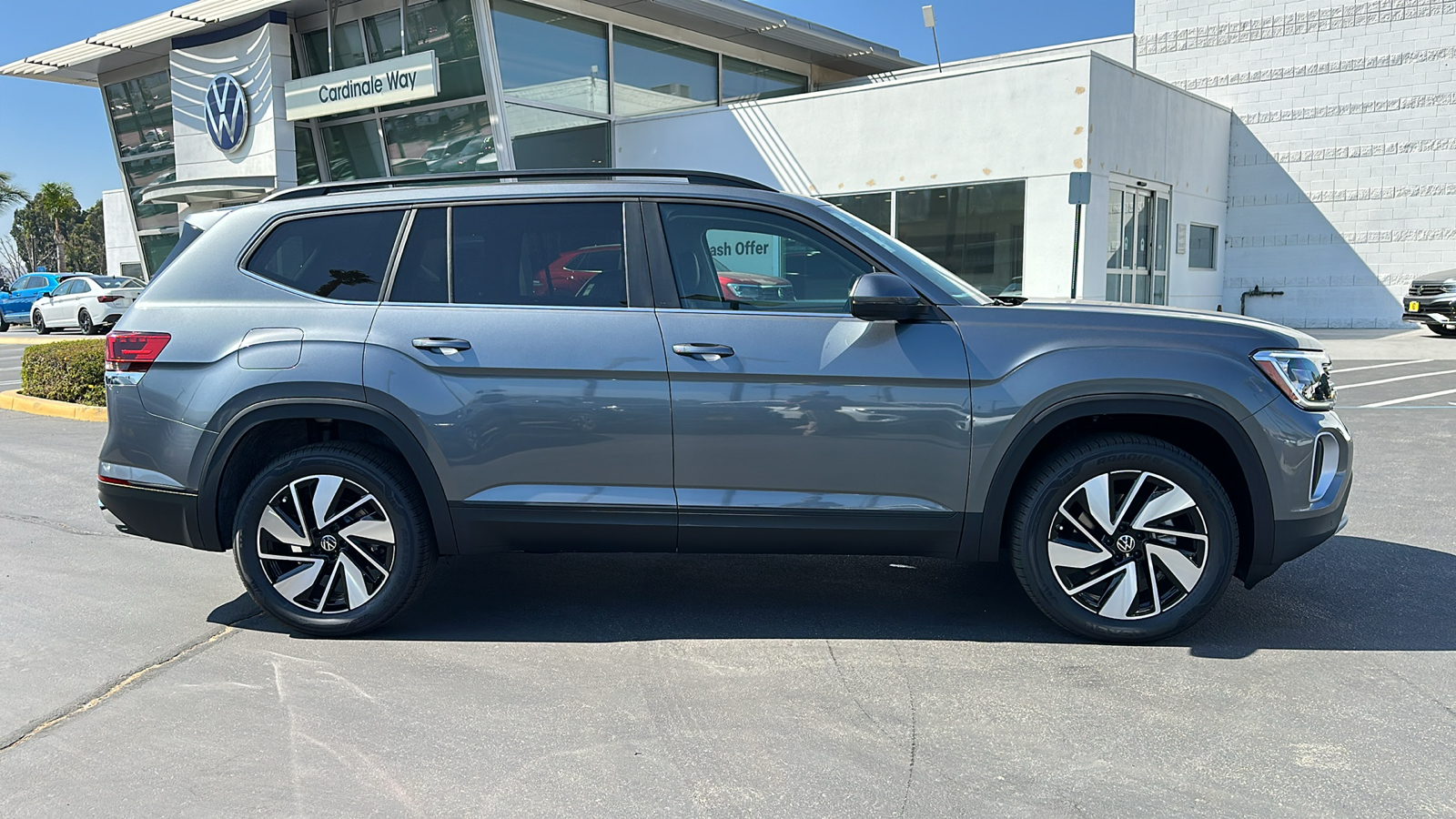 2024 Volkswagen Atlas SE 9