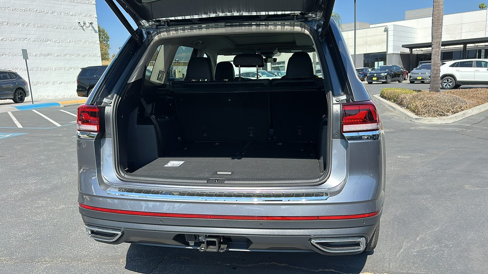 2024 Volkswagen Atlas SE 27