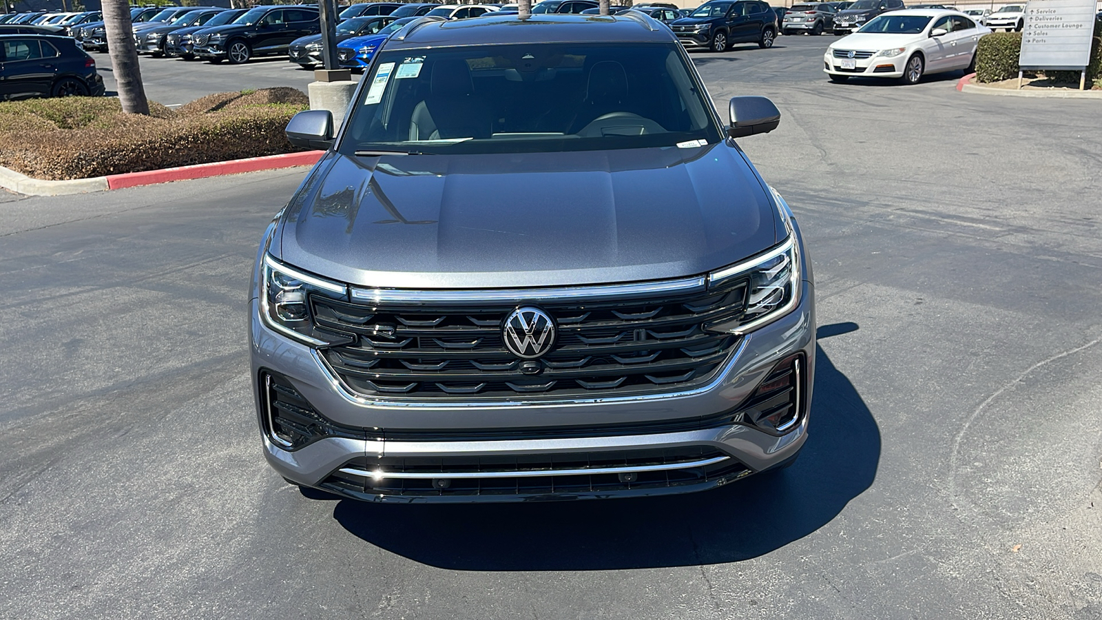 2024 Volkswagen Atlas Cross Sport SEL Premium R-Line 4Motion 2