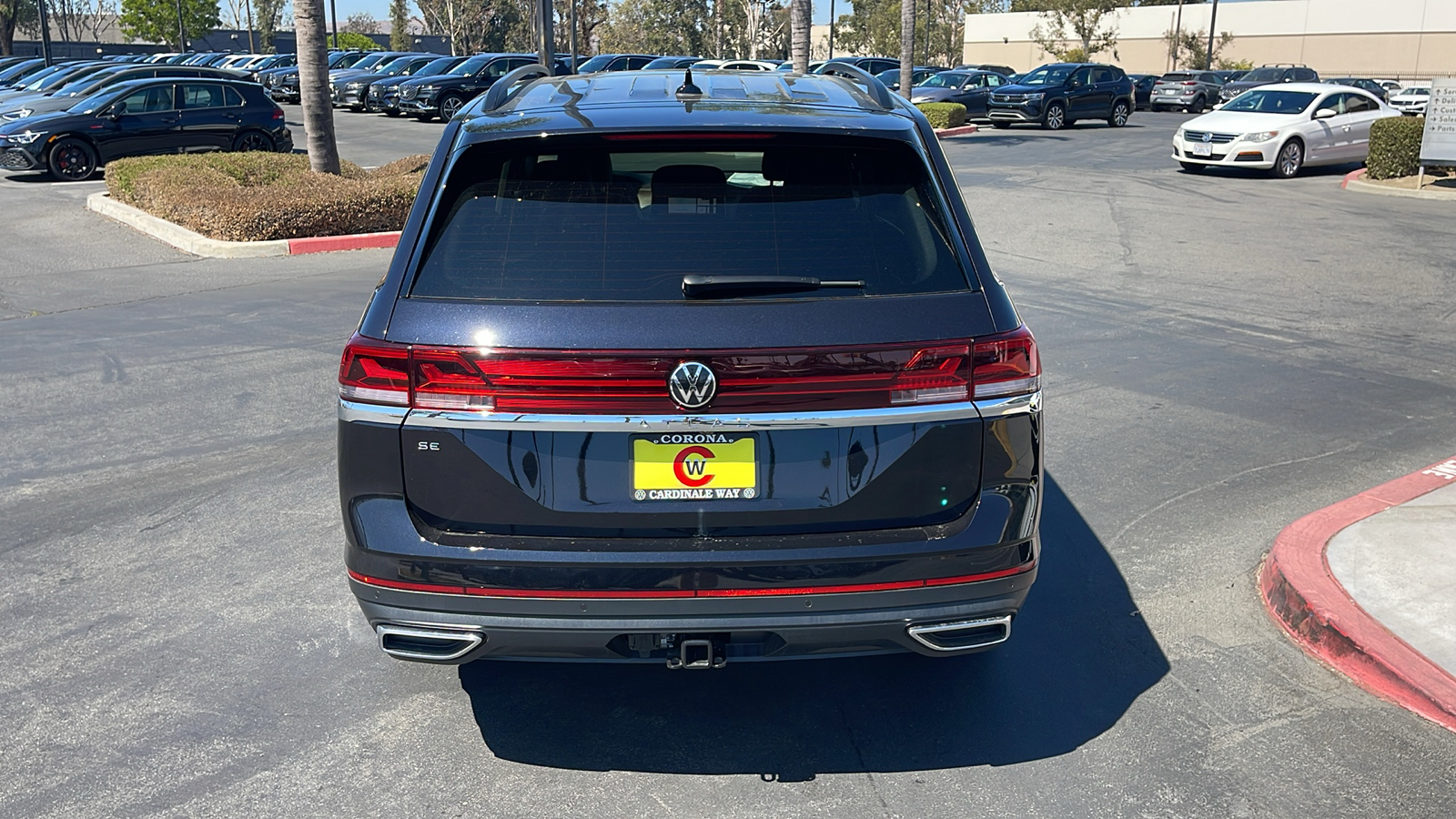 2024 Volkswagen Atlas SE 8