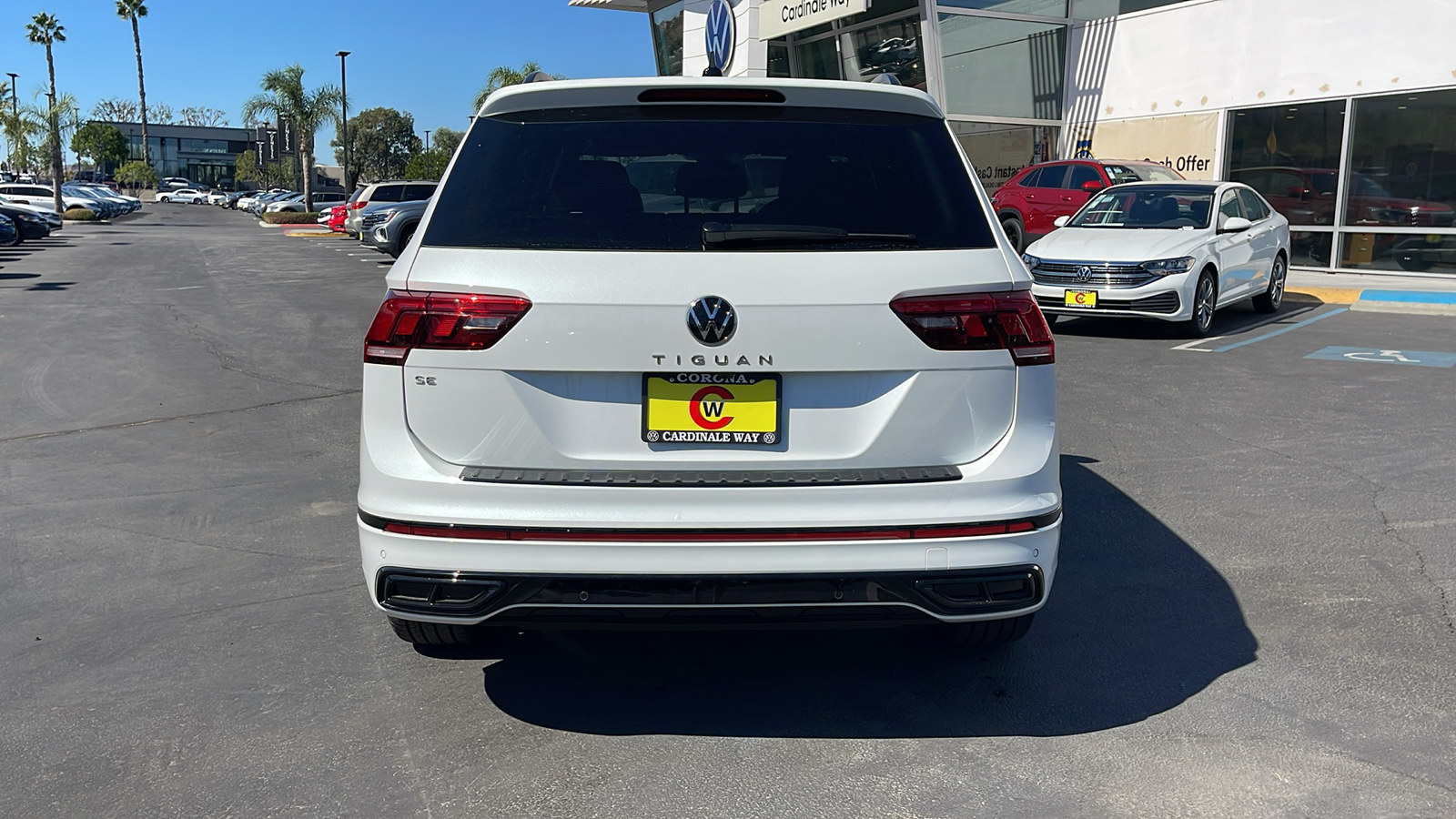 2024 Volkswagen Tiguan SE R-Line Black 9