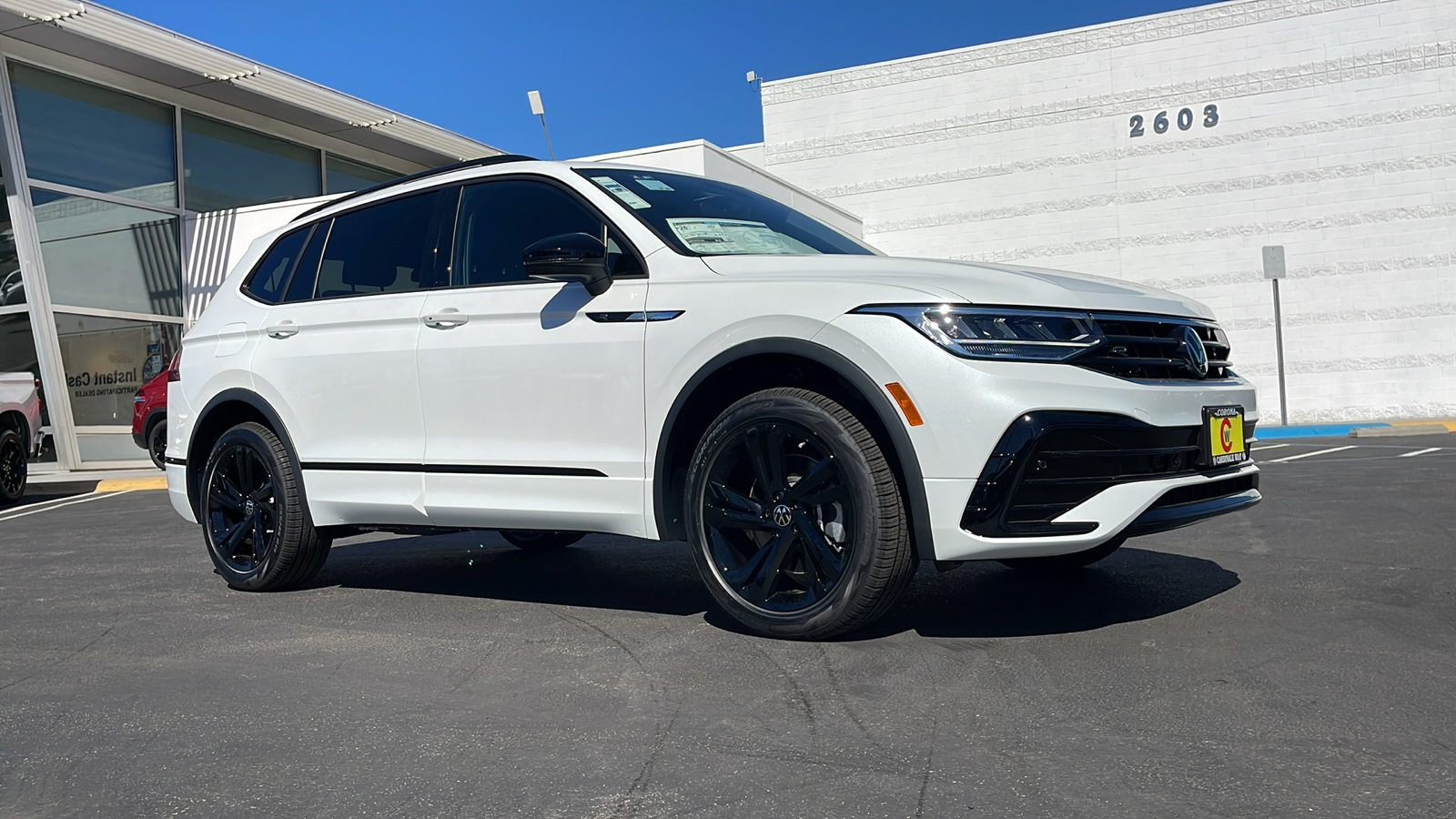 2024 Volkswagen Tiguan SE R-Line Black 1