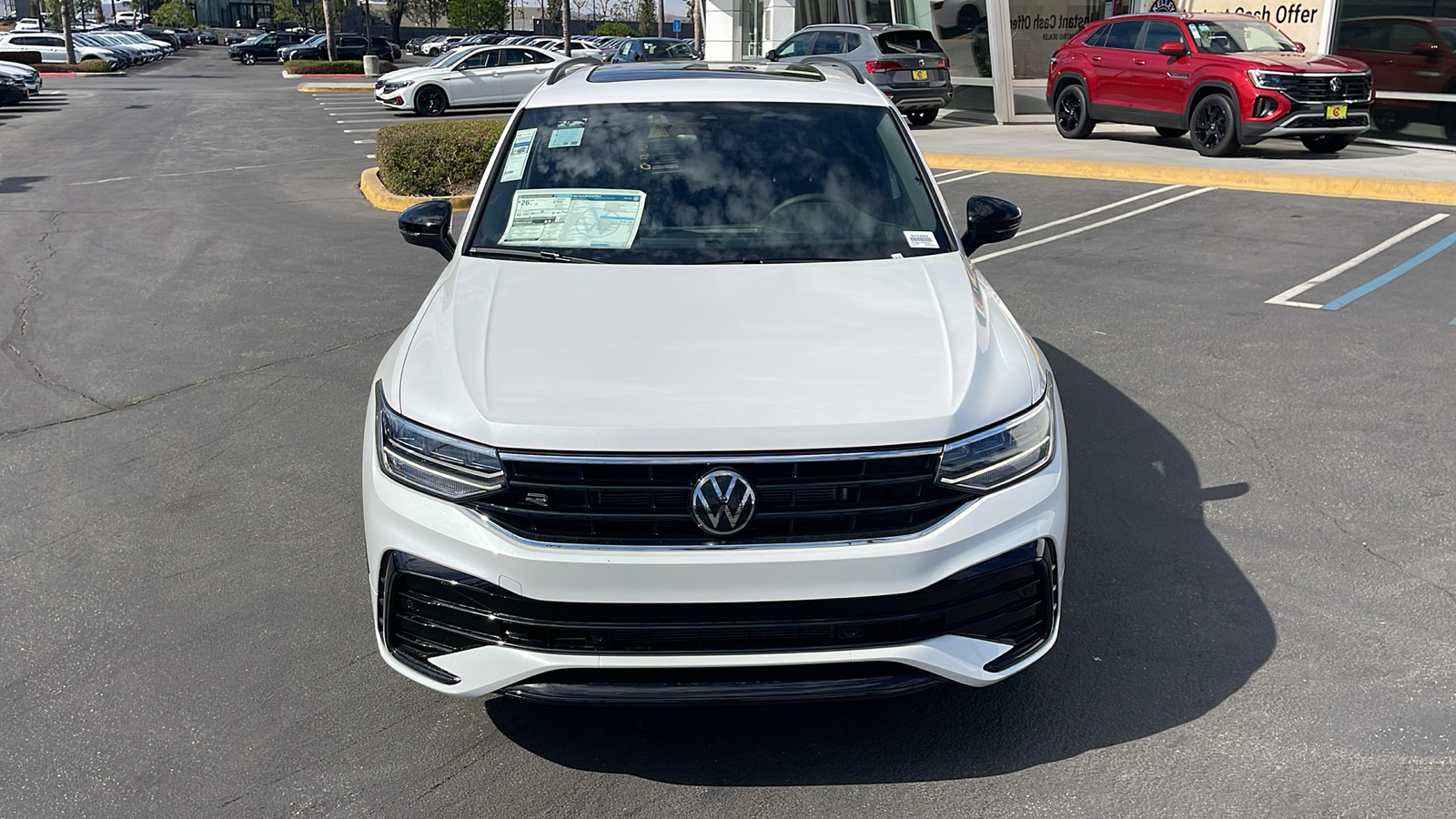 2024 Volkswagen Tiguan SE R-Line Black 2