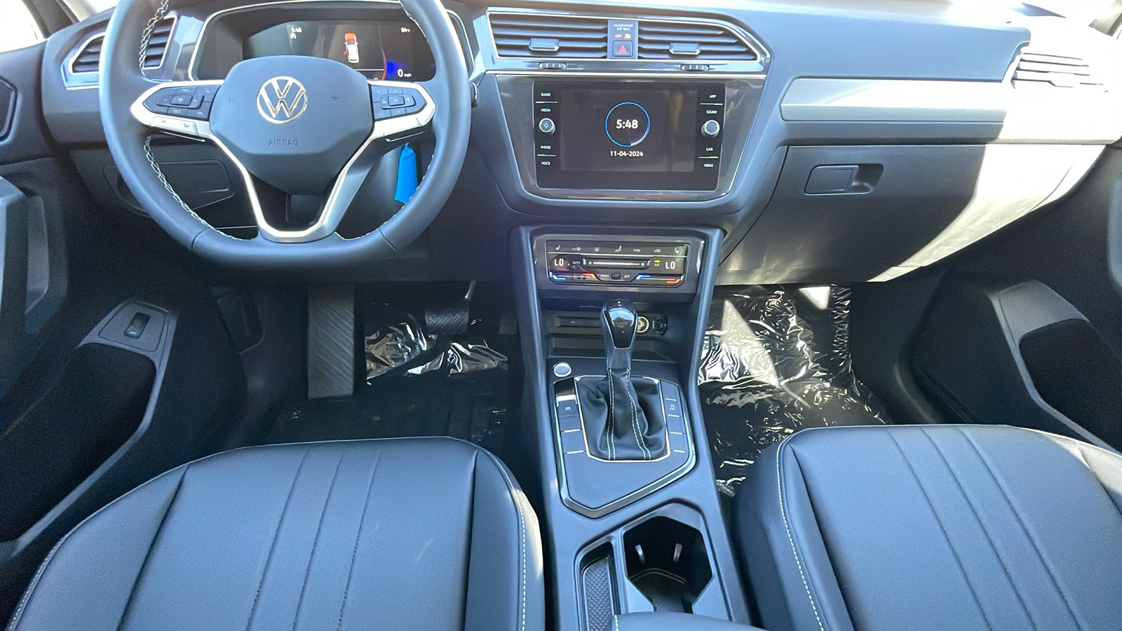 2024 Volkswagen Tiguan SE 18