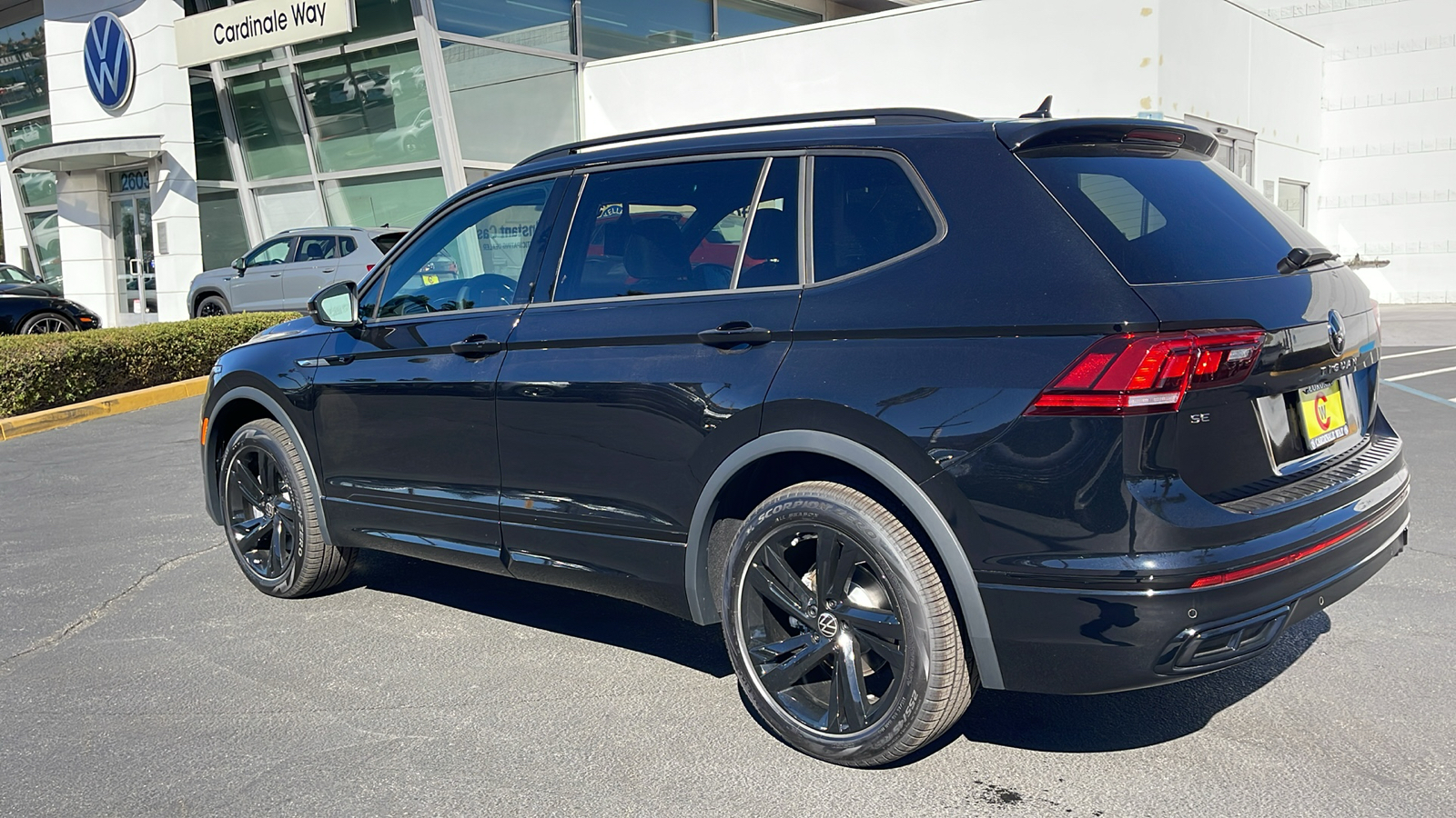 2024 Volkswagen Tiguan SE R-Line Black 11