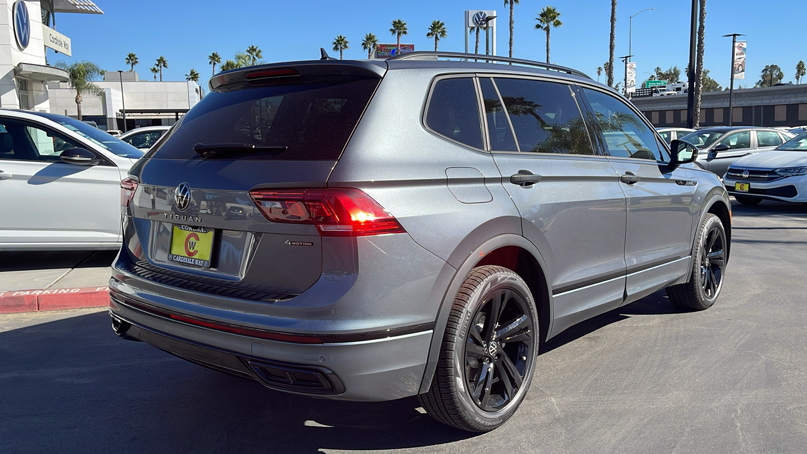 2024 Volkswagen Tiguan SE R-Line Black 4Motion 7