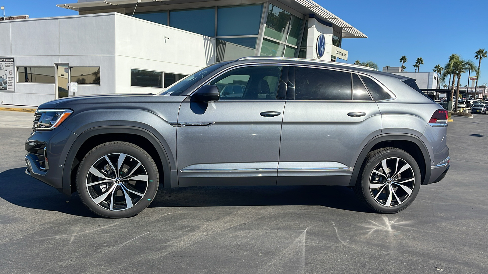 2025 Volkswagen Atlas Cross Sport SEL Premium R-Line 4Motion 12