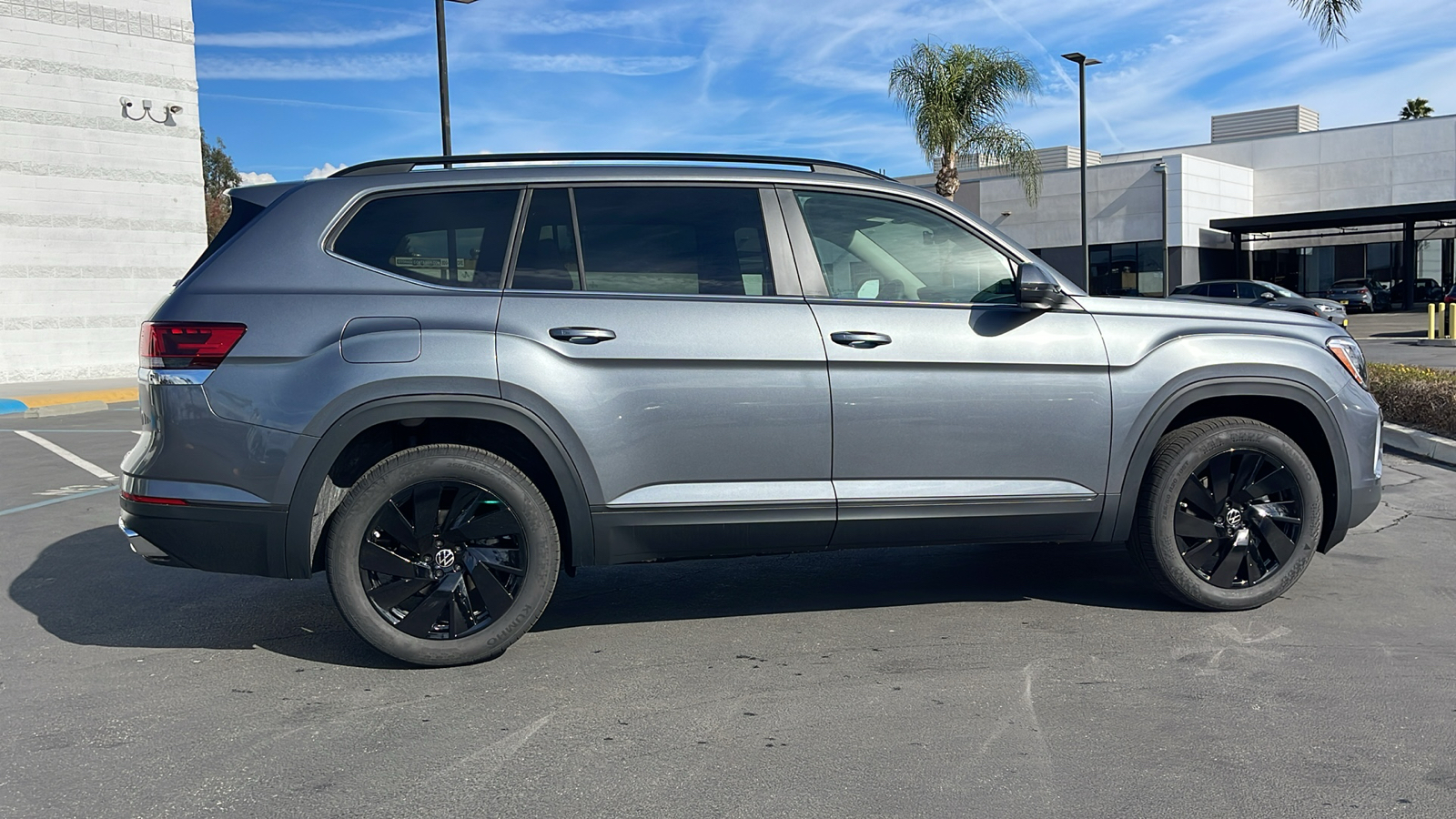 2024 Volkswagen Atlas SE 6