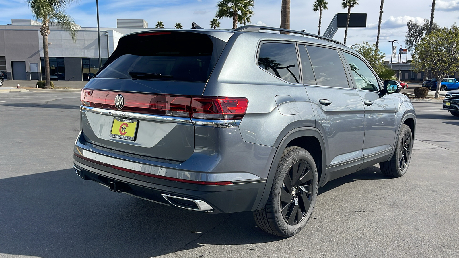 2024 Volkswagen Atlas SE 7