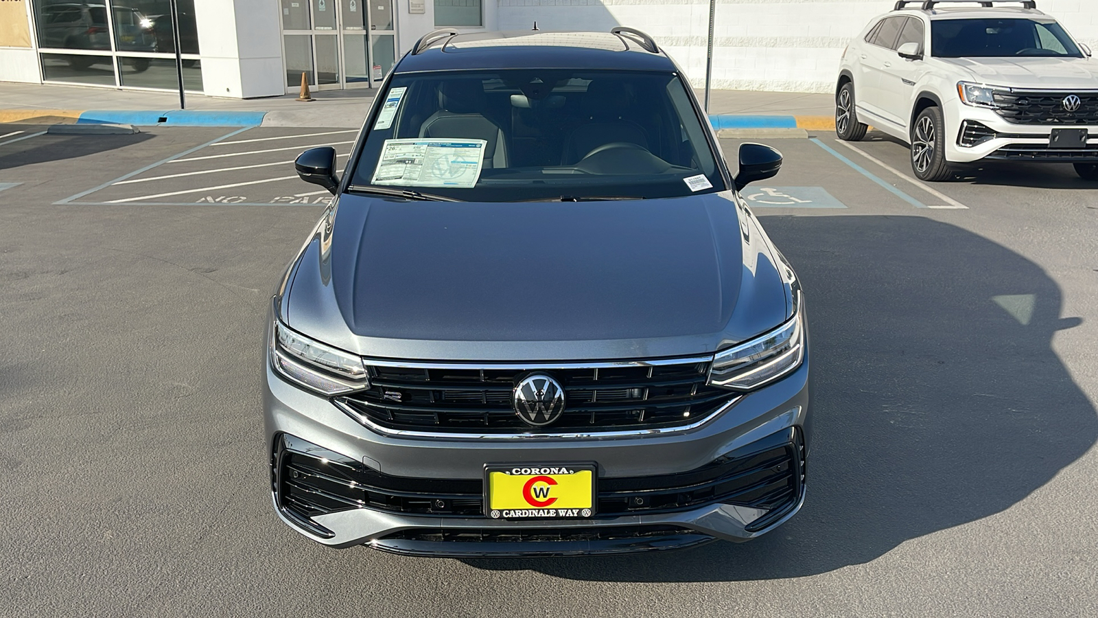 2024 Volkswagen Tiguan SE R-Line Black 2