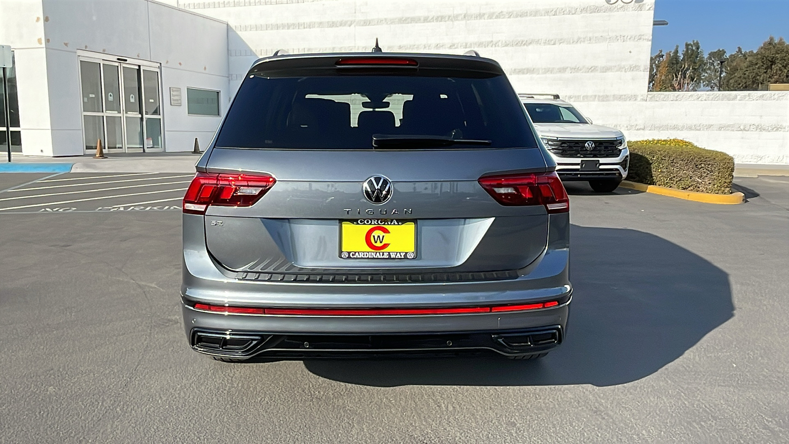 2024 Volkswagen Tiguan SE R-Line Black 9