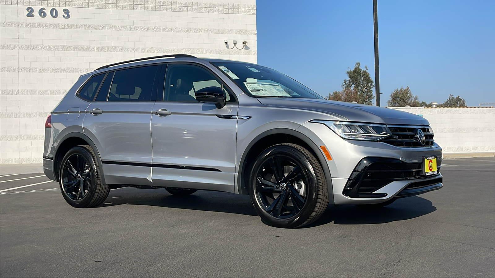 2024 Volkswagen Tiguan SE R-Line Black 1