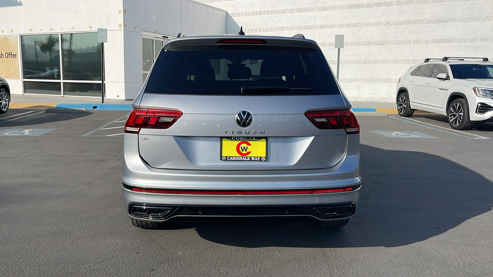 2024 Volkswagen Tiguan SE R-Line Black 9