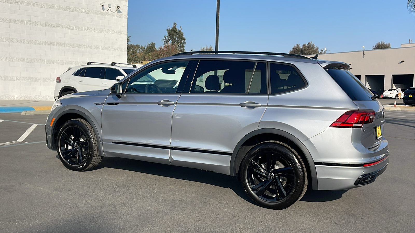 2024 Volkswagen Tiguan SE R-Line Black 11