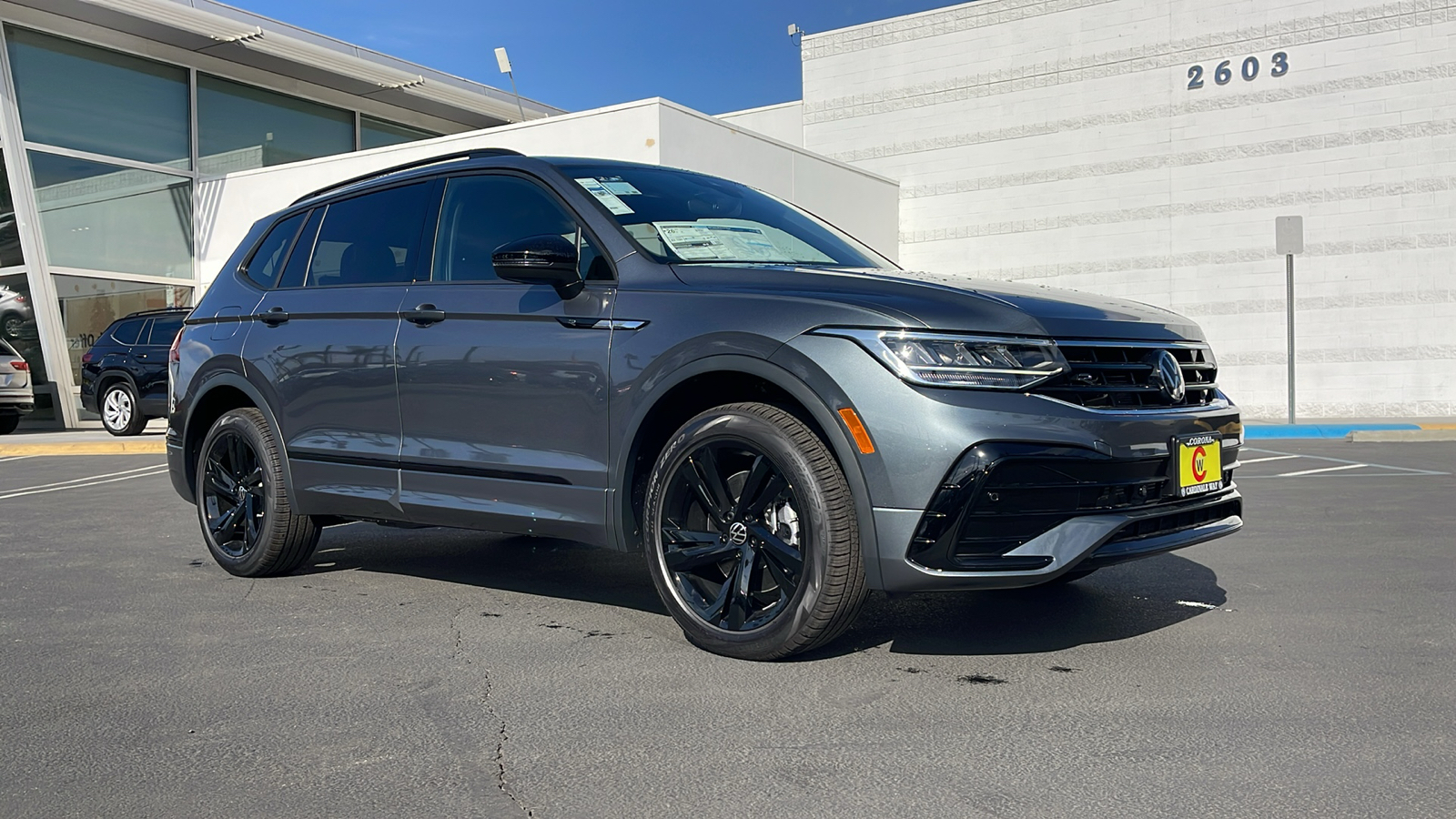 2024 Volkswagen Tiguan SE R-Line Black 1