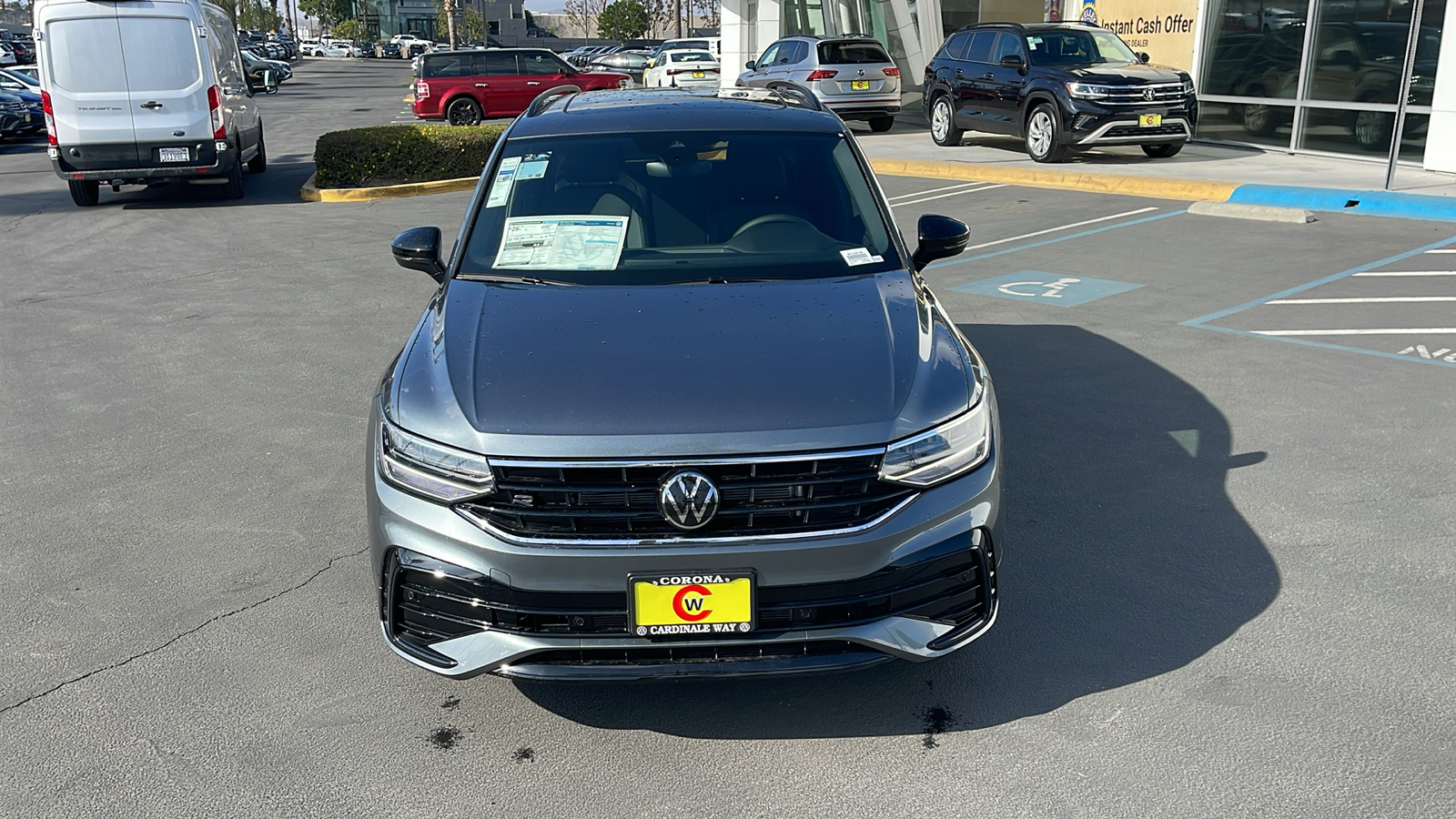 2024 Volkswagen Tiguan SE R-Line Black 2