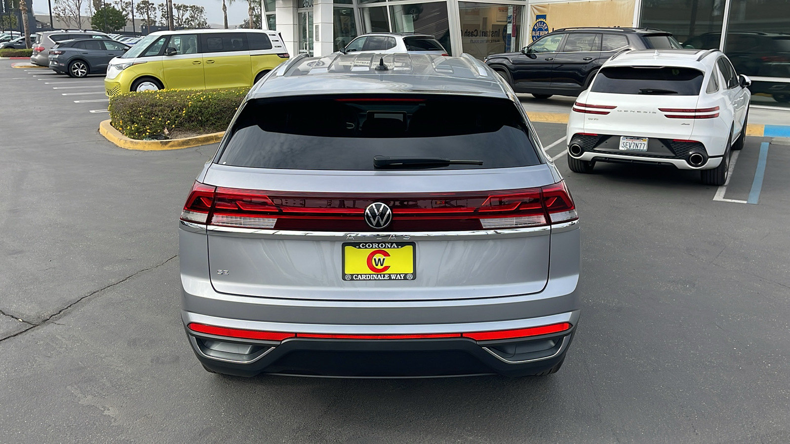 2025 Volkswagen Atlas Cross Sport SE 8