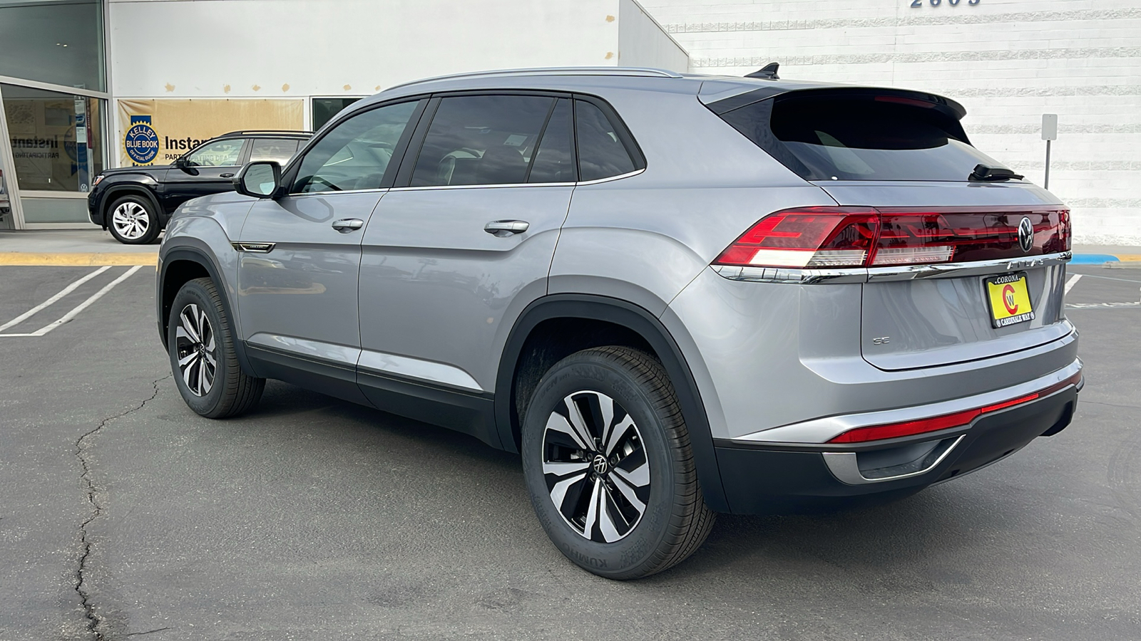 2025 Volkswagen Atlas Cross Sport SE 11