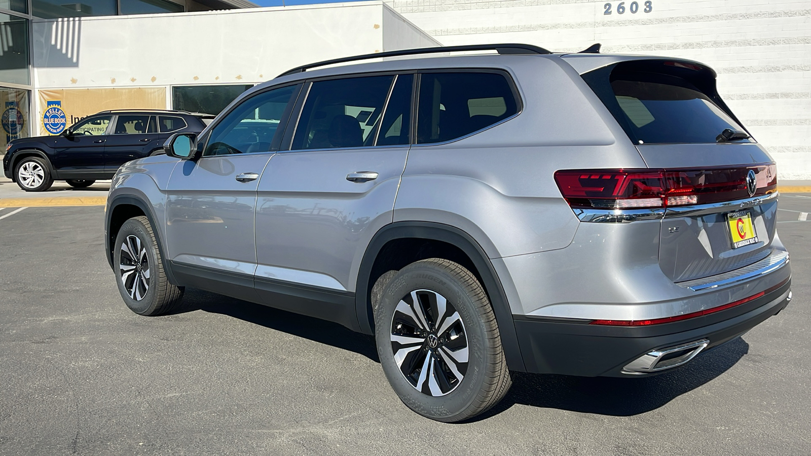 2025 Volkswagen Atlas SE 11