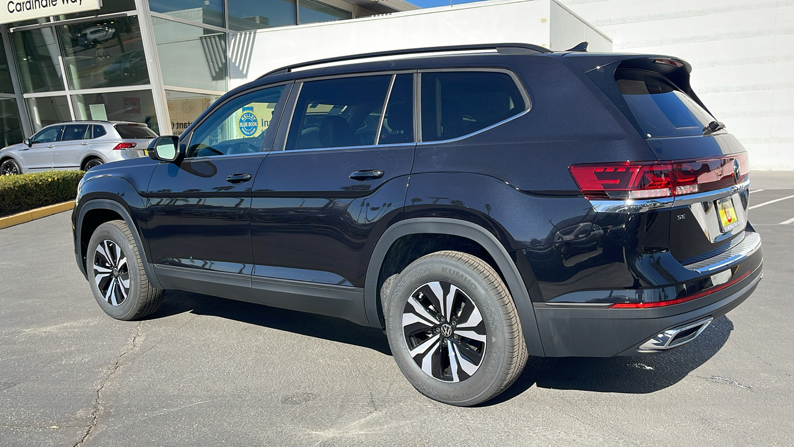 2025 Volkswagen Atlas SE 11